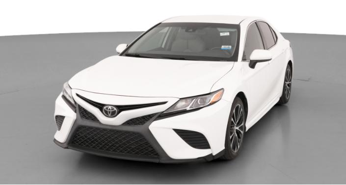 2019 Toyota Camry SE Hero Image