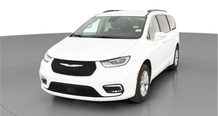 2022 Chrysler Pacifica Touring L Hero Image
