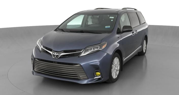 Thumbnail: 2017 Toyota Sienna - 1