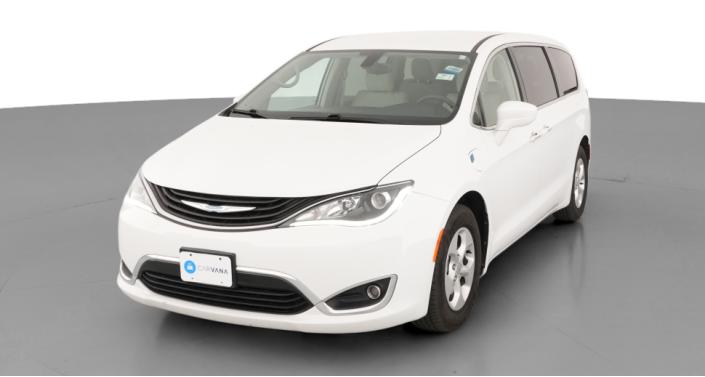 2018 Chrysler Pacifica Hybrid Touring Plus Hero Image