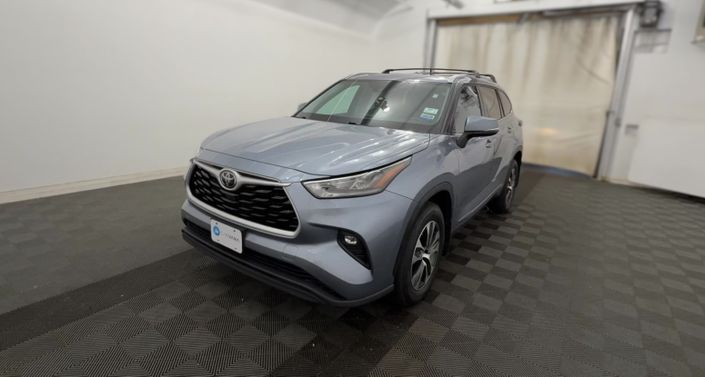 2020 Toyota Highlander XLE Hero Image