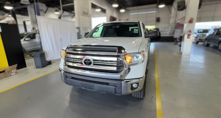 2017 Toyota Tundra SR5 Hero Image