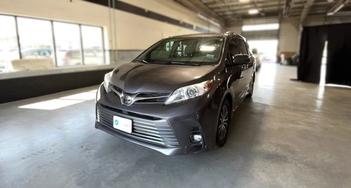 Thumbnail: 2020 Toyota Sienna - 1