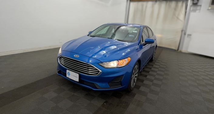 2020 Ford Fusion SE Hero Image