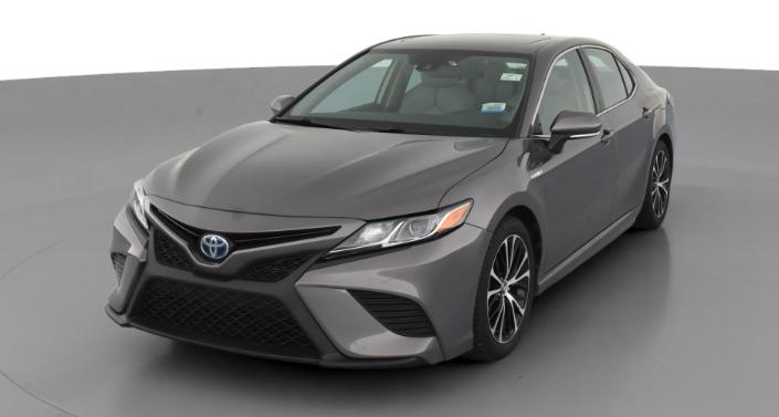 2019 Toyota Camry SE Hero Image