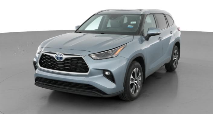 2022 Toyota Highlander XLE Hero Image
