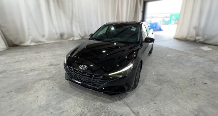 Thumbnail: 2022 Hyundai Elantra - 1