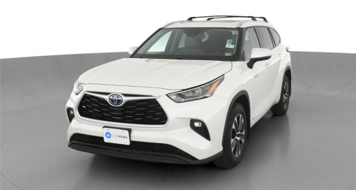 2020 Toyota Highlander XLE Hero Image