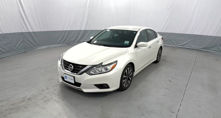 2016 Nissan Altima SV Hero Image
