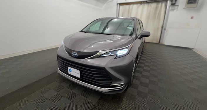 Thumbnail: 2022 Toyota Sienna - 1