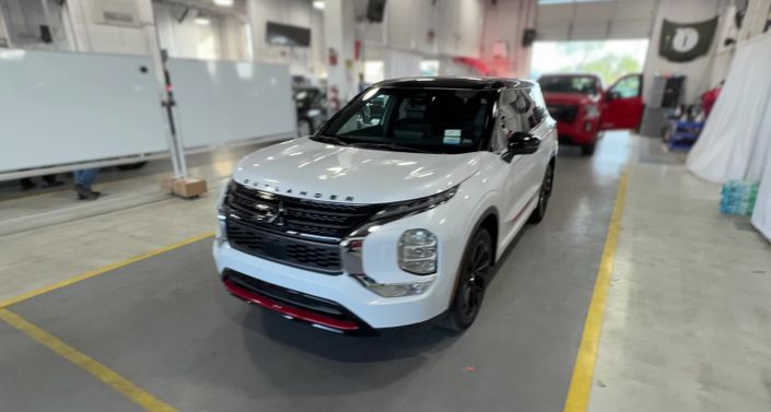 Thumbnail: 2024 Mitsubishi Outlander - 1