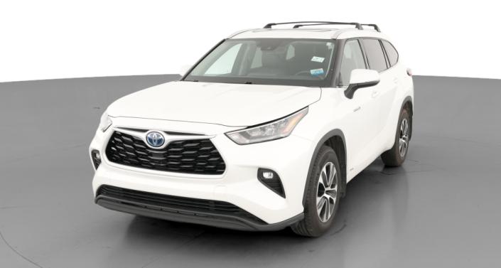 2020 Toyota Highlander XLE Hero Image