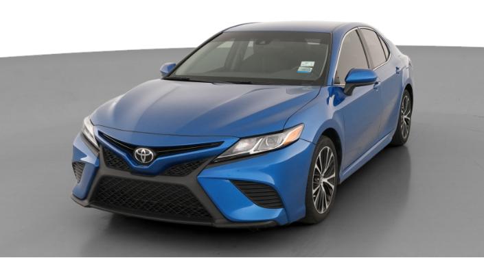 2018 Toyota Camry SE Hero Image