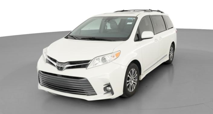 Thumbnail: 2018 Toyota Sienna - 1