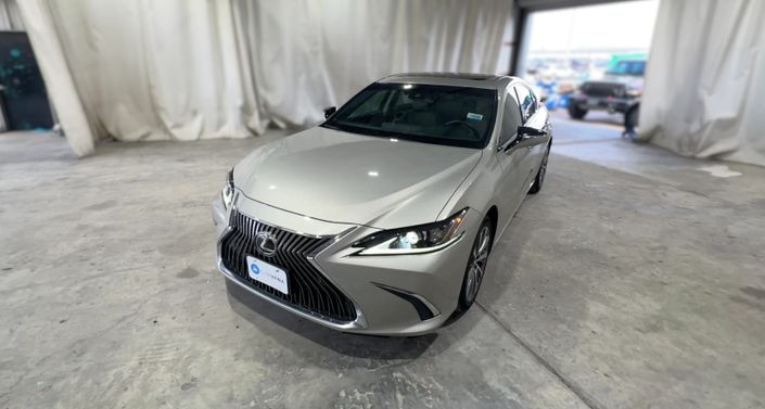 Thumbnail: 2020 Lexus ES - 1