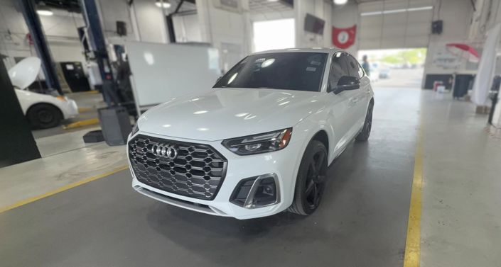 Thumbnail: 2022 Audi SQ5 - 1