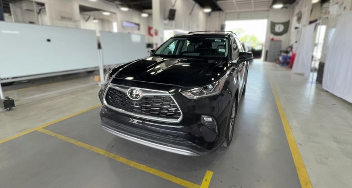 Thumbnail: 2022 Toyota Highlander - 1