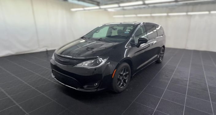 Thumbnail: 2018 Chrysler Pacifica - 1