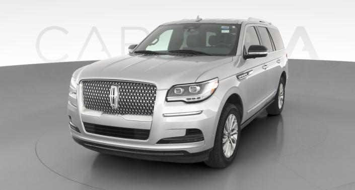 2022 Lincoln Navigator Base's photo