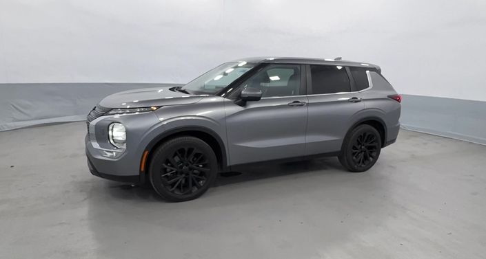 Thumbnail: 2022 Mitsubishi Outlander - 1