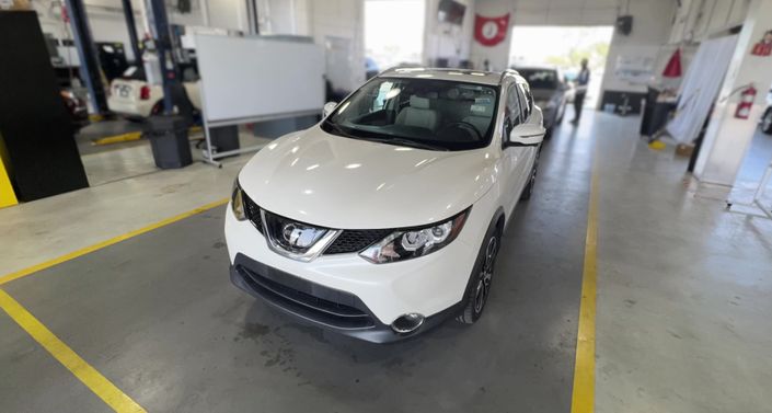 Thumbnail: 2017 Nissan Rogue Sport - 1