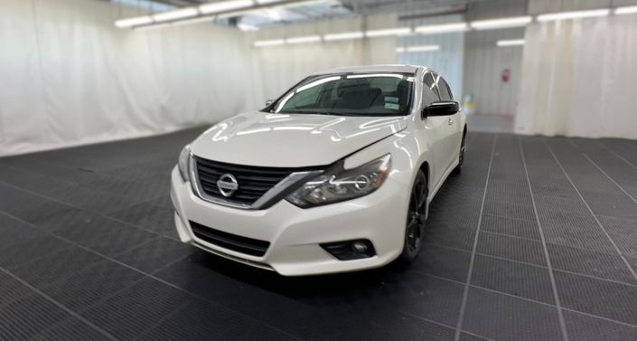 Thumbnail: 2017 Nissan Altima - 1