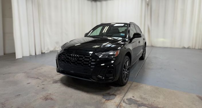 Thumbnail: 2022 Audi SQ5 - 1