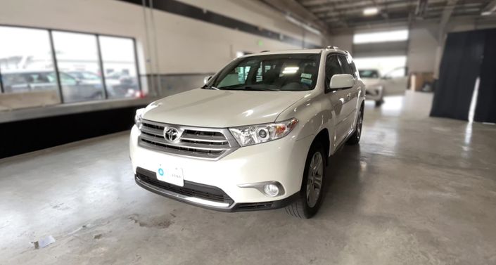 Thumbnail: 2013 Toyota Highlander - 1
