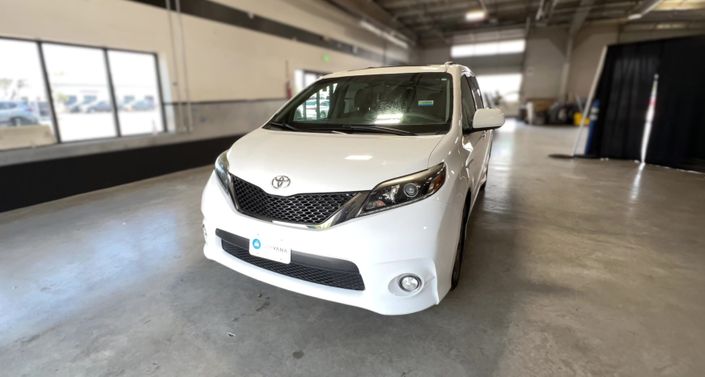 Thumbnail: 2017 Toyota Sienna - 1