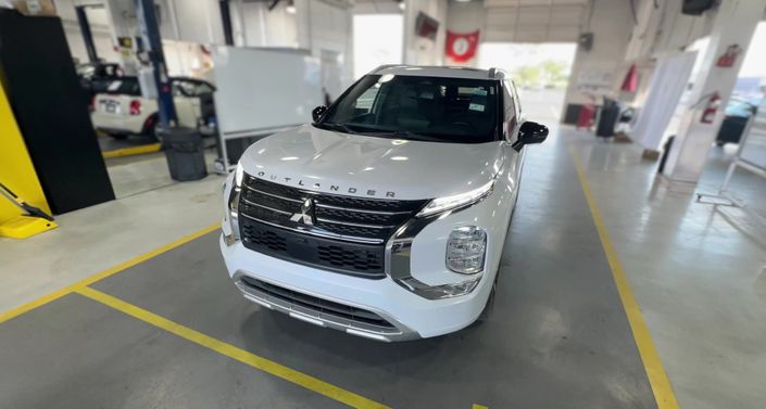 Thumbnail: 2022 Mitsubishi Outlander - 1