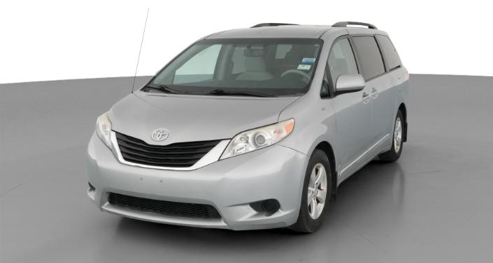 Thumbnail: 2014 Toyota Sienna - 1