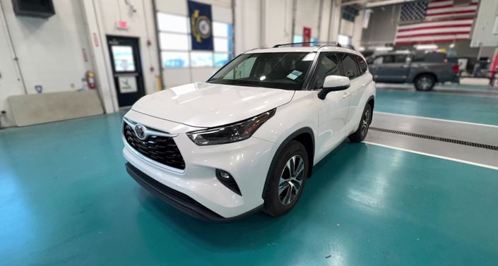 Thumbnail: 2021 Toyota Highlander - 1