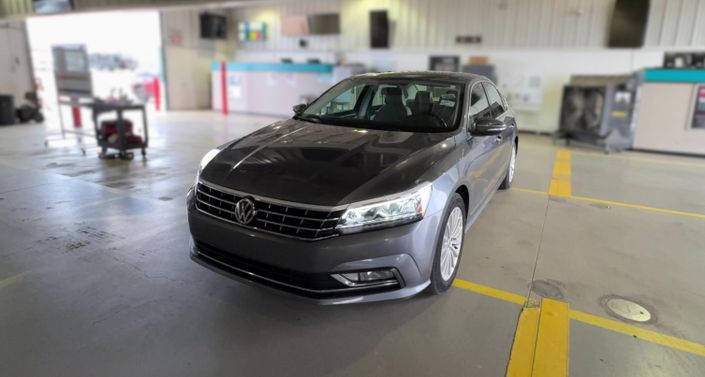 Thumbnail: 2017 Volkswagen Passat - 1