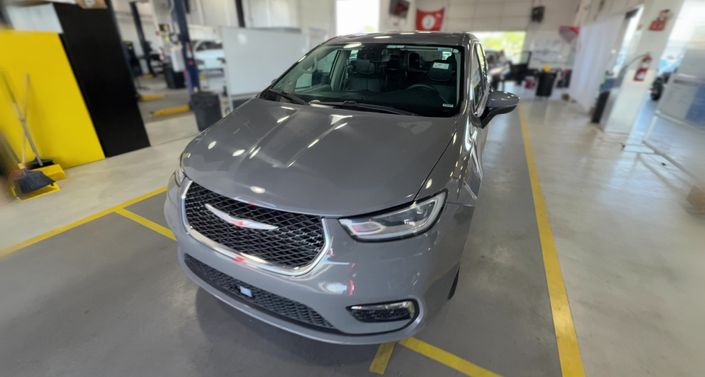 Thumbnail: 2023 Chrysler Pacifica - 1