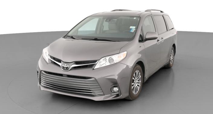 Thumbnail: 2018 Toyota Sienna - 1