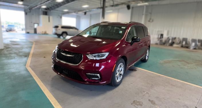 Thumbnail: 2023 Chrysler Pacifica - 1