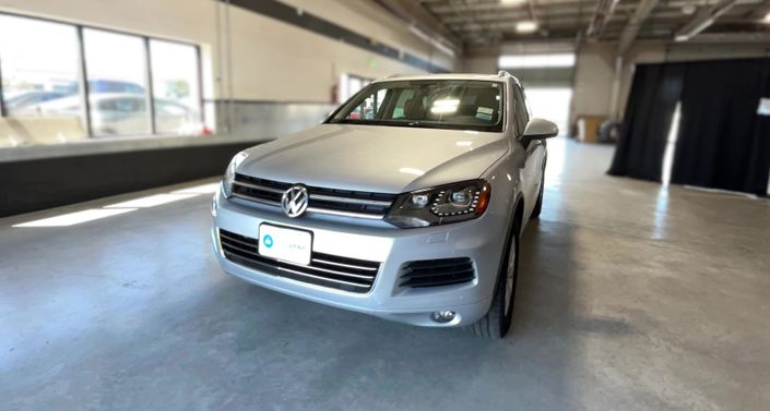 Thumbnail: 2013 Volkswagen Touareg - 1