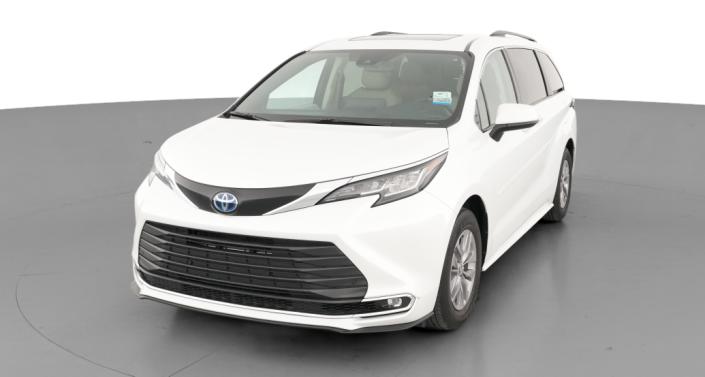 Thumbnail: 2022 Toyota Sienna - 1