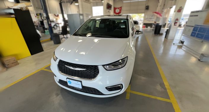 Thumbnail: 2022 Chrysler Pacifica - 1