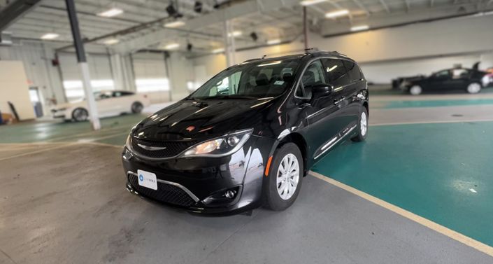 Thumbnail: 2018 Chrysler Pacifica - 1