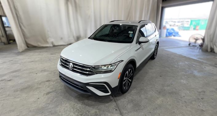 Thumbnail: 2022 Volkswagen Tiguan - 1