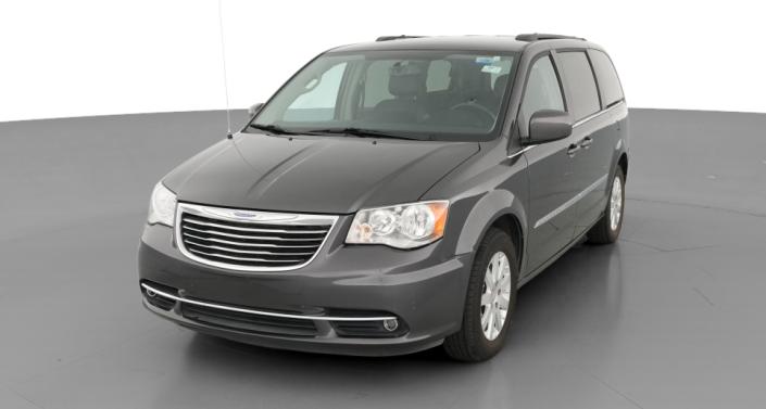 Thumbnail: 2016 Chrysler Town & Country - 1
