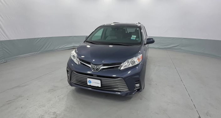 Thumbnail: 2018 Toyota Sienna - 1