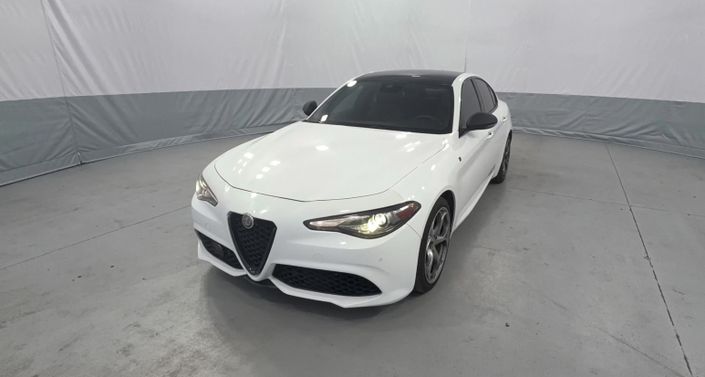 Thumbnail: 2020 Alfa Romeo Giulia - 1