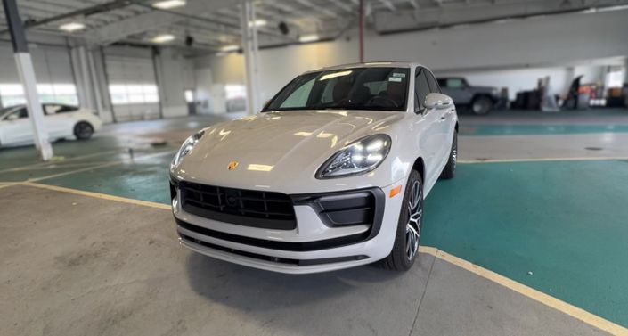 Thumbnail: 2023 Porsche Macan - 1