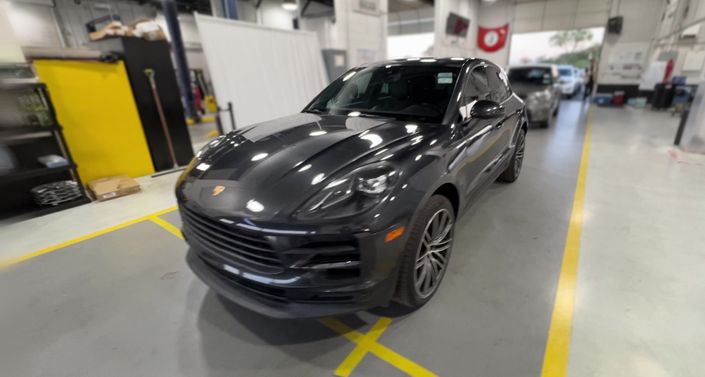 Thumbnail: 2020 Porsche Macan - 1