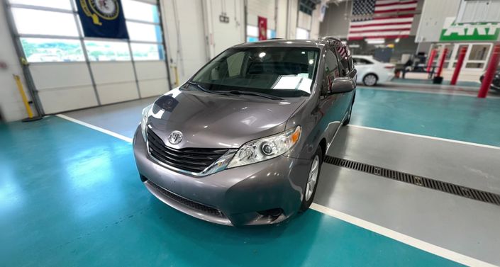 Thumbnail: 2011 Toyota Sienna - 1