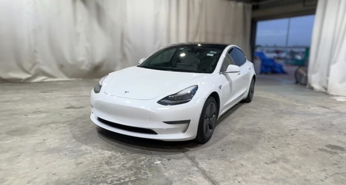 Thumbnail: 2019 Tesla Model 3 - 1
