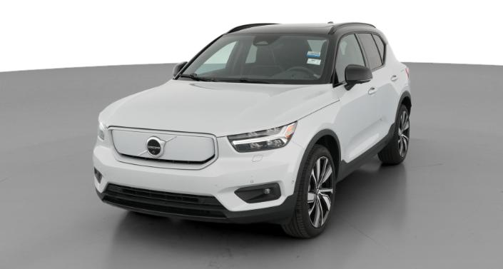 Thumbnail: 2022 Volvo XC40 - 1