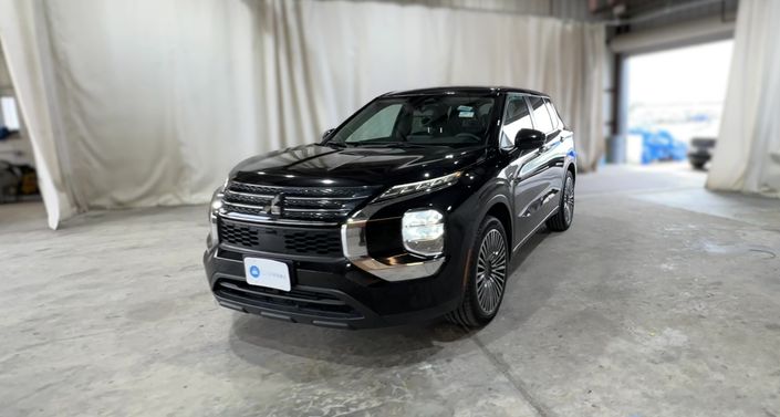 Thumbnail: 2022 Mitsubishi Outlander - 1